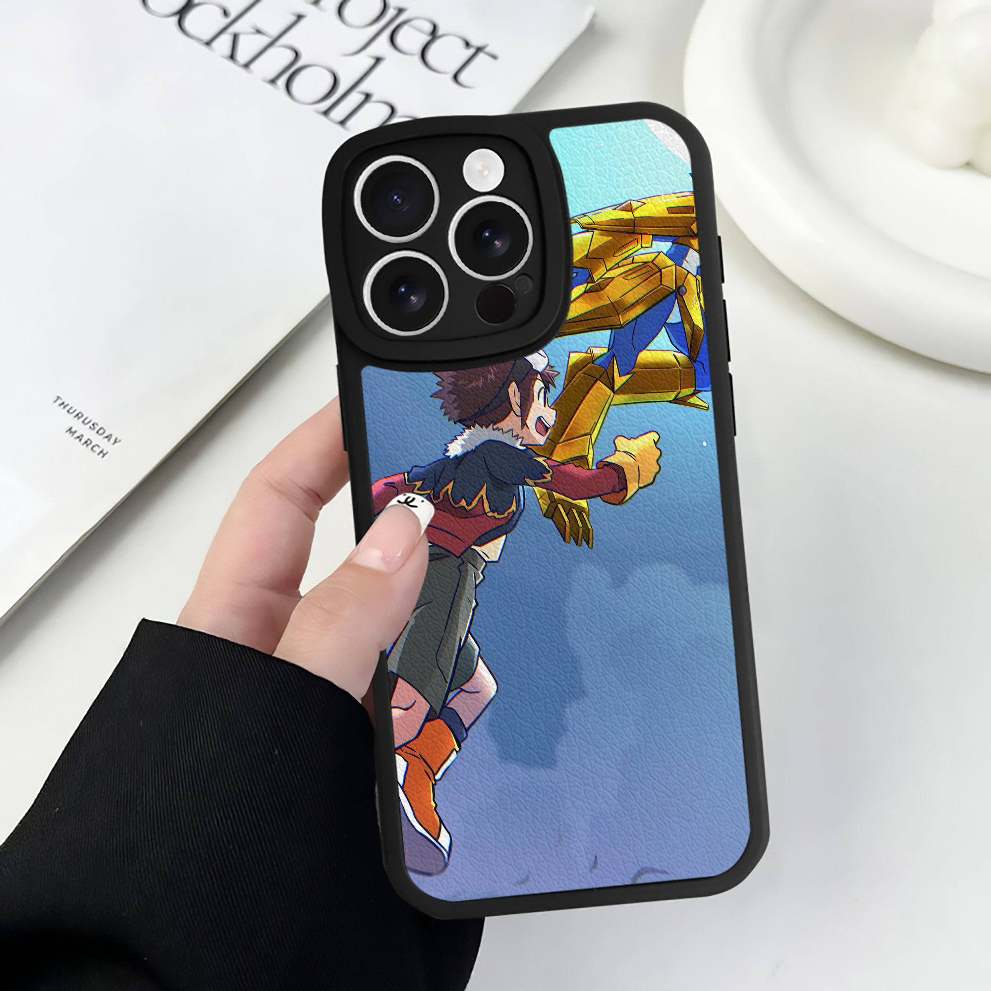 （画像用） Digimon デジタルモンスター/デジモン 【iPhone 16シリーズ対応】シリコンスマホケース（レザー調） 材質：シリコン